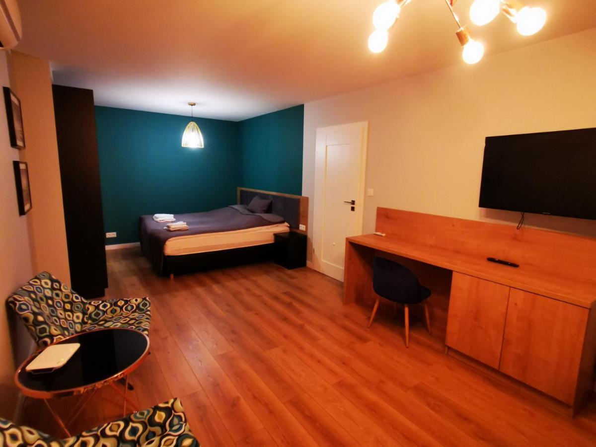 Lesny Apartament Nad Zalewem キェルツェ エクステリア 写真