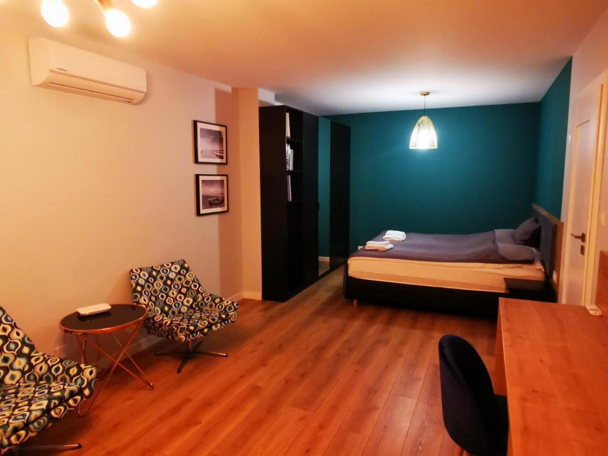 Lesny Apartament Nad Zalewem キェルツェ エクステリア 写真